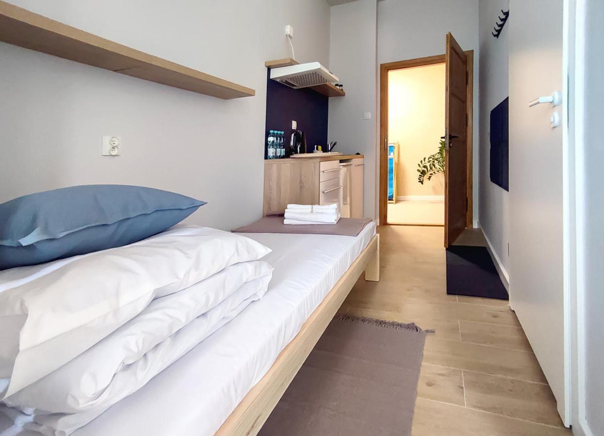 Apart Hostel S8 Blizne Jasinskiego Экстерьер фото